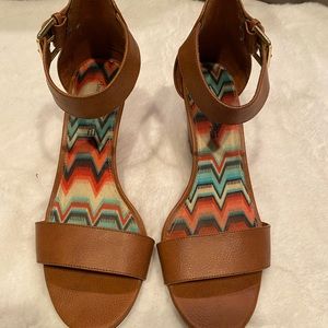 American Eagle Sandals
